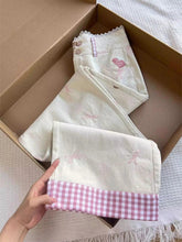 White Denim With Pink Lace Trim Teddy Embroidery Patchwork Jeans