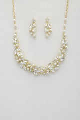 Leaf Pattern Pearl Crystal Necklace