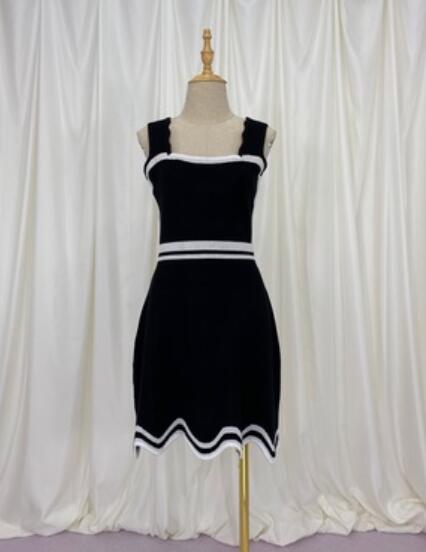 Asymmetrical Wavy Hem Round Collar Knit Midi Dress