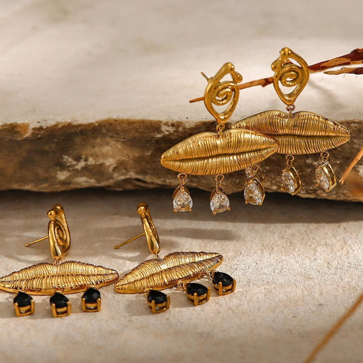 Lips Droplet Tassel Stud Earrings