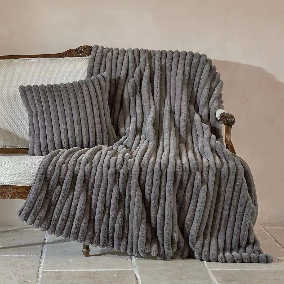 Room decor Faux Fur Throw Blanket Plush Bedspread on the bed plaid sofa cover towel blankets and throws for living room bedroom
