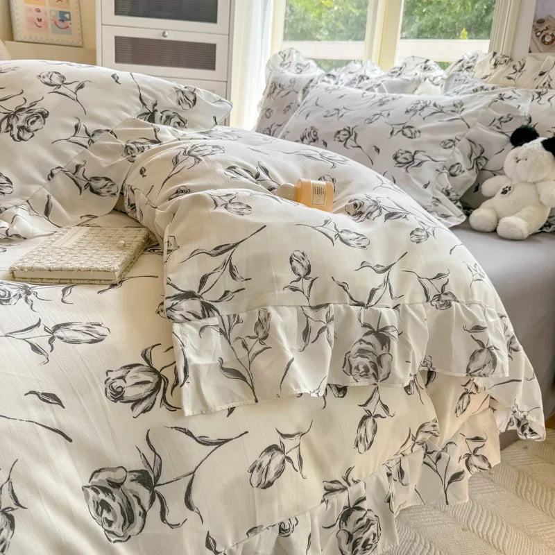 INS Floral Style Bedding Sets Ruffle Lace Bow Quilt Cover Romantic Bedclothes Decor Woman Girls Bedroom Duvet Cover 4pcs