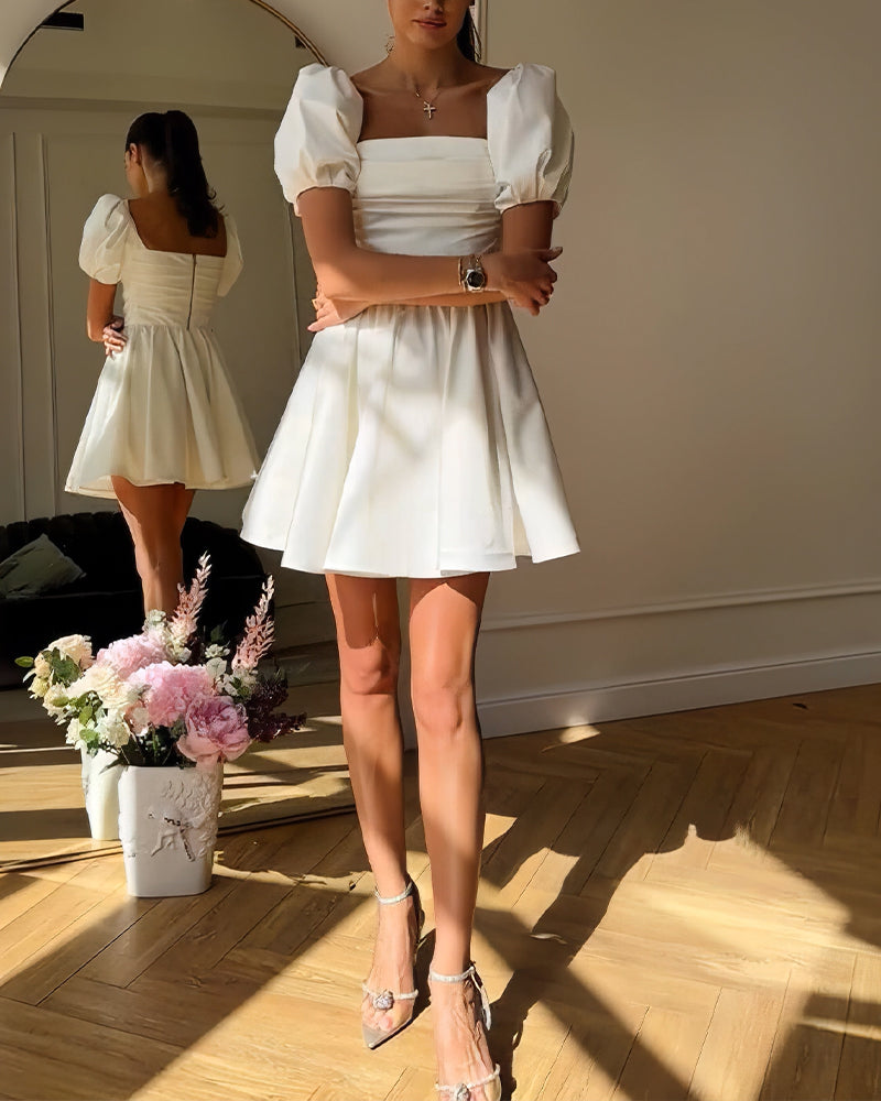 Short skirt with puff sleeves