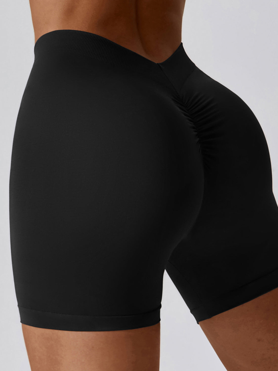 Seamless Back V Scrunch Shorts