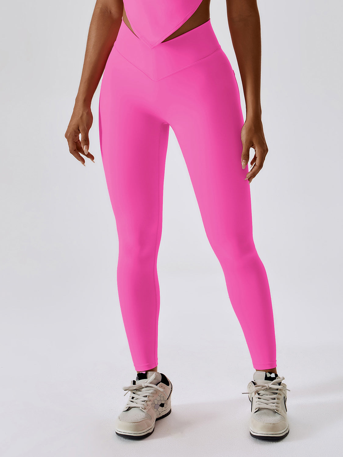 Back V Scrunch Pocket Yoga Leggings