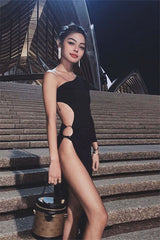 One-shoulder Cut-out Long-sleeved Dress