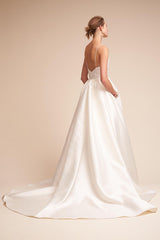 Vintage Deep V Pocketed Satin A-Line Maxi Wedding Dress - White